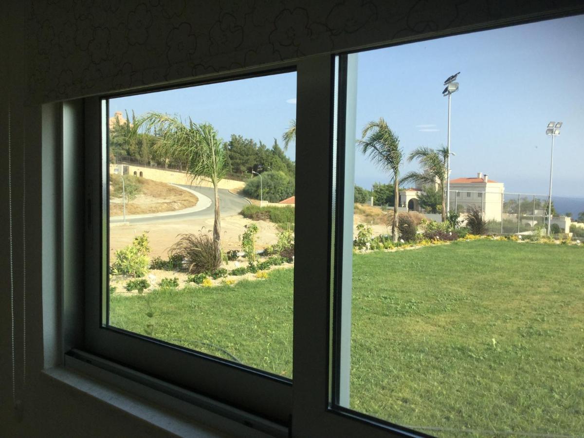 Yellow Studio Brand New Limassol Exteriör bild