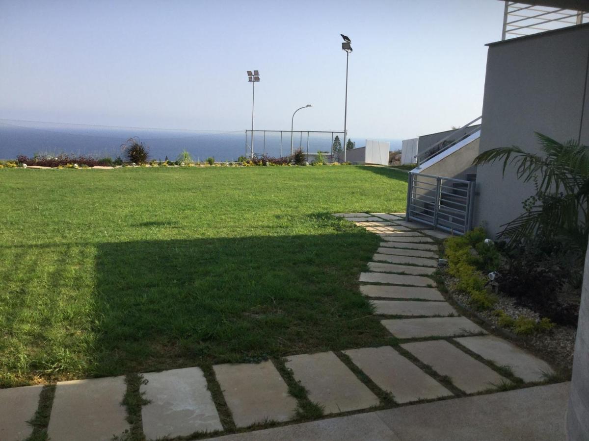 Yellow Studio Brand New Limassol Exteriör bild