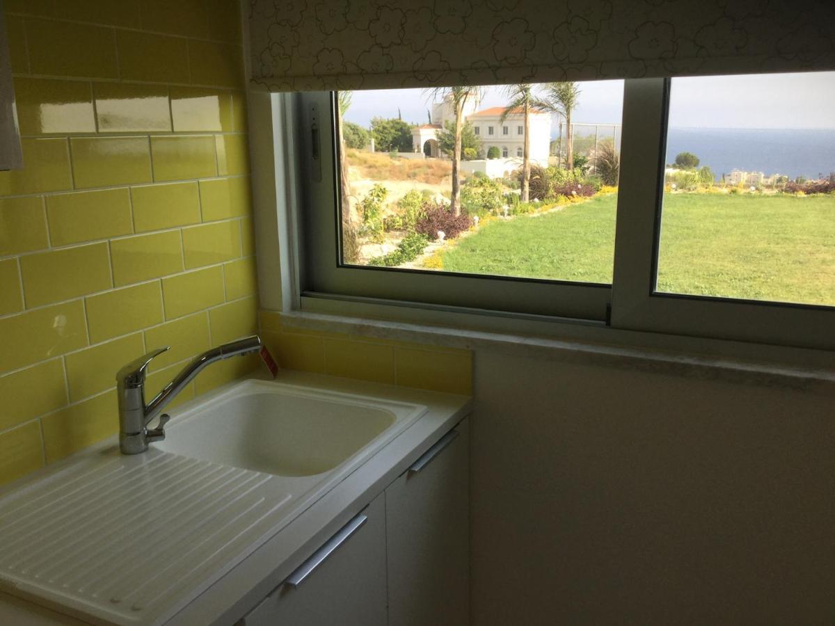 Yellow Studio Brand New Limassol Exteriör bild